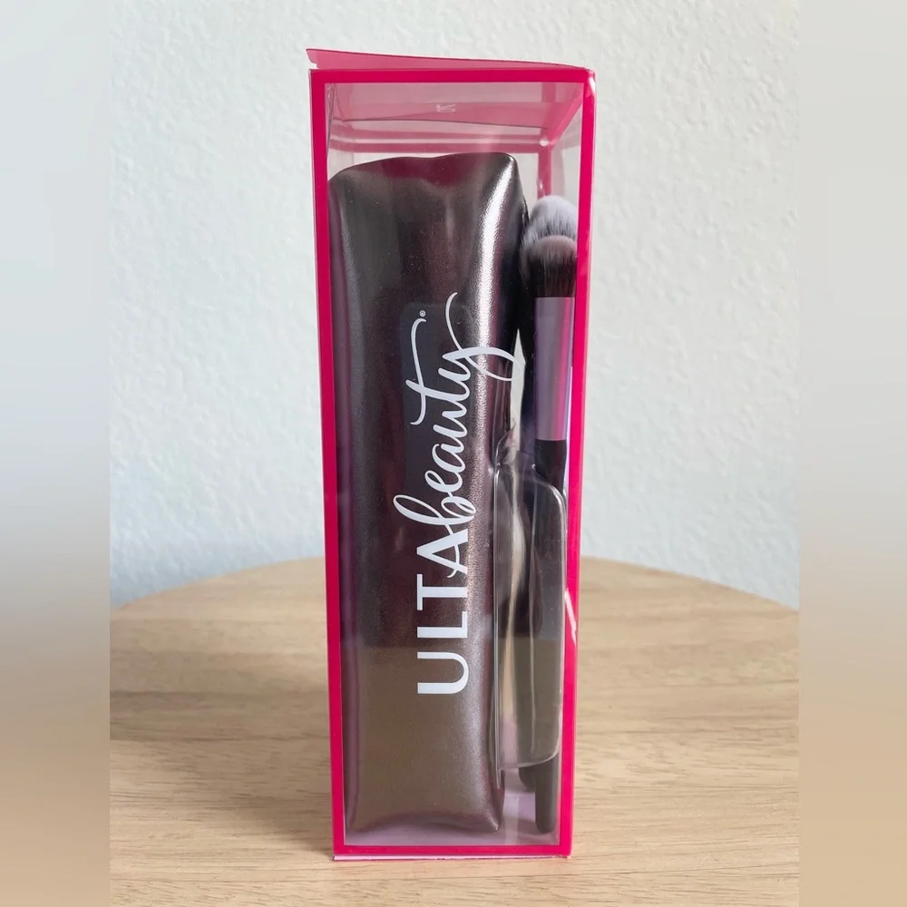 Ulta Beauty 4 Piece Flawless Face & Eye Makeup Brush Kit with Travel Case